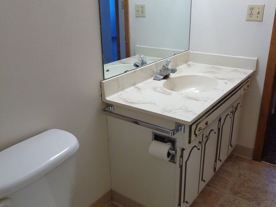1st image of 219 2nd Ave W APT 11