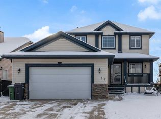 111 N Hillview Rd, Strathmore, AB T1P 1W2