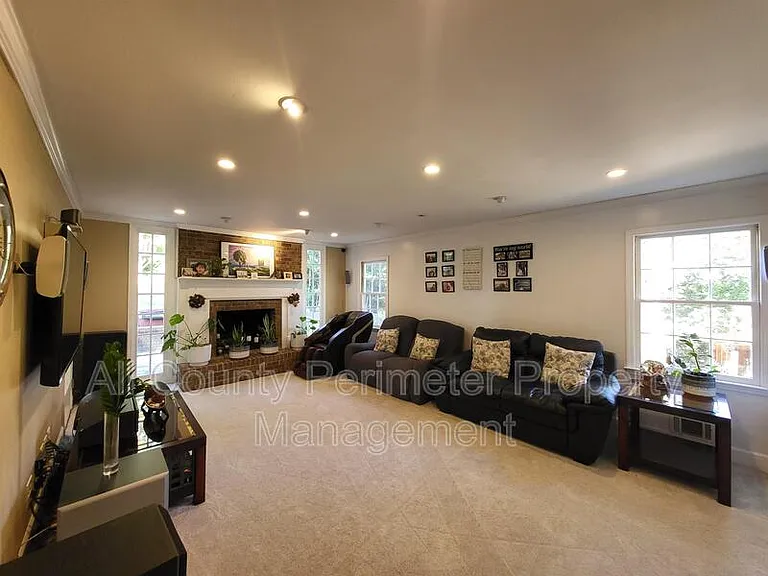 363 Indian Hills Trl — Photo 11