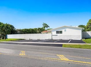 118 Phippen Waiters Rd APT 2, Dania Beach, FL 33004