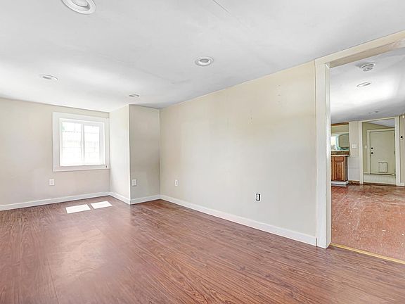 2nd image of 203 N Fulton St