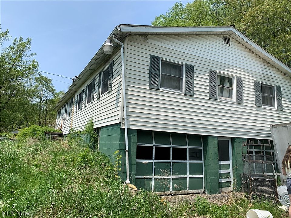 2nd image of 50624 Grimms Bridge Rd
