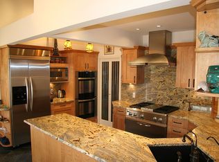 134 River Rd, New Milford, NJ 07646