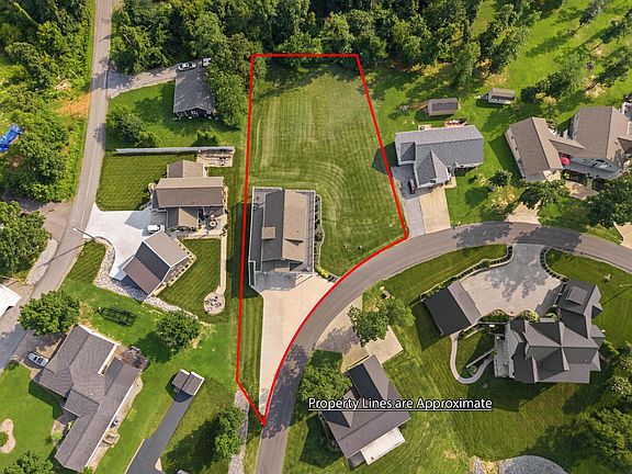 4th image of 369 Sherwood Dr