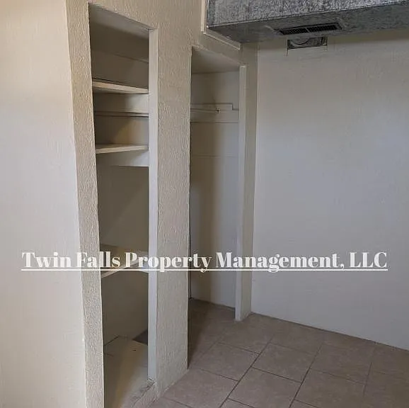 473 Jackson St — Photo 14
