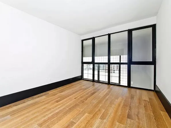 51 Jay Street image 3 of 12