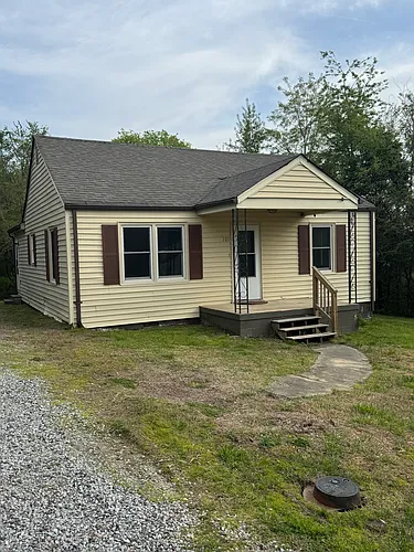 105 Bolt St Photo 1