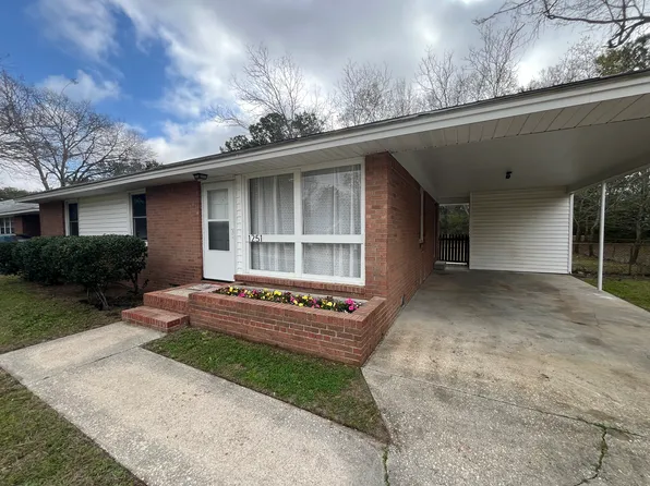 1251 Belvedere Dr, Hanahan, SC 29410