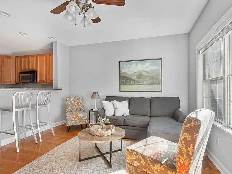 979 Bay Tree Cir #203 — Photo 5