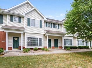 2082 Ridgeview Cir, Clive, IA 50325