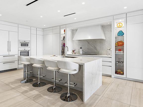 2nd image of 200 SE Mizner Boulevard #715