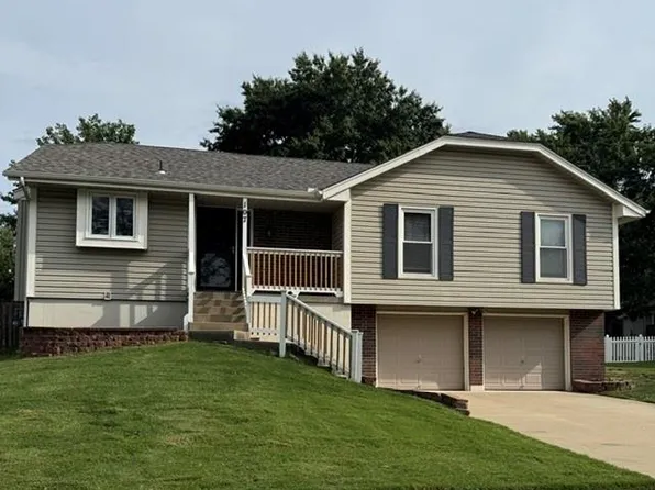 107 NW Leann Dr, Blue Springs, MO 64014