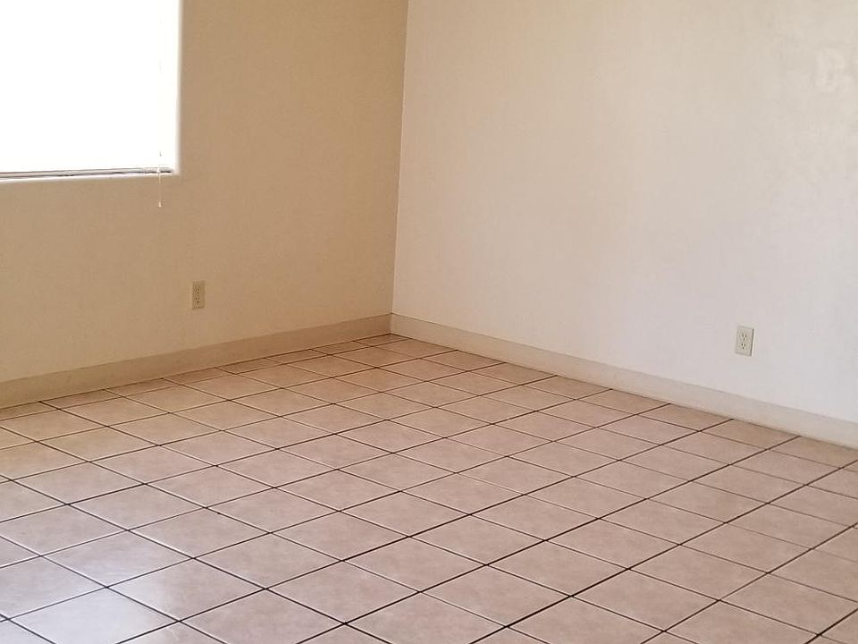 2nd image of 2221 N Bell Ave Unit 1