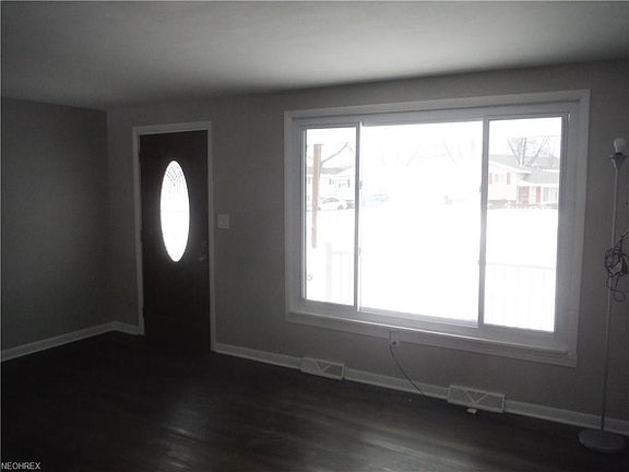 5th image of 2047 W 29th St