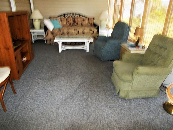 2nd image of 921 Oleander Cir