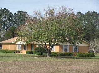 364 Pat Dixon Rd, Hazlehurst, GA 31539