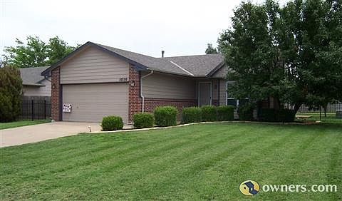 Beautiful entry to home