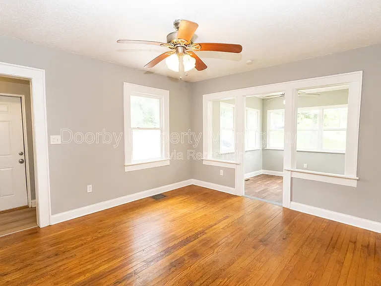 1812 John Ross Rd — Photo 6
