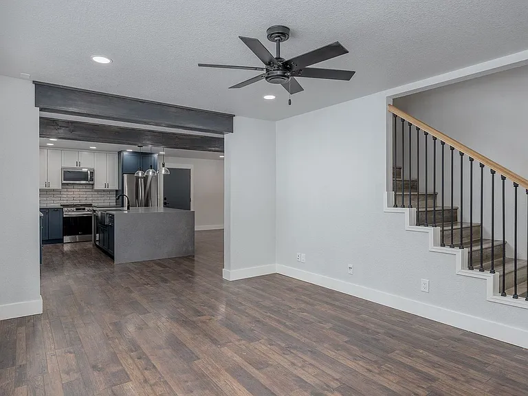 1157 Acorn Cir — Photo 11
