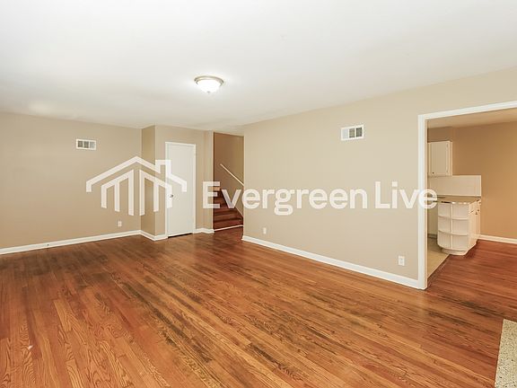 4th image of 10320 Palmer Ave