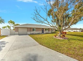 416 SW 38th Ter, Cape Coral, FL 33914