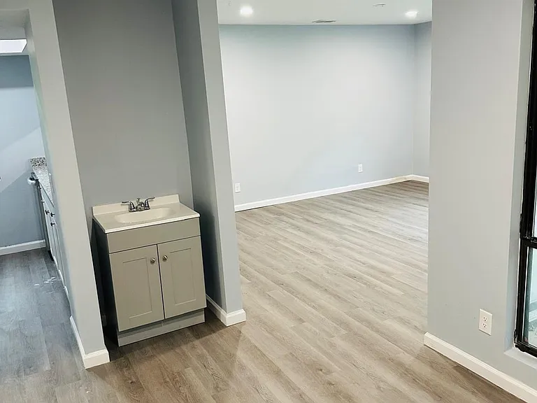 8029 Cedar Glen Dr — Photo 11