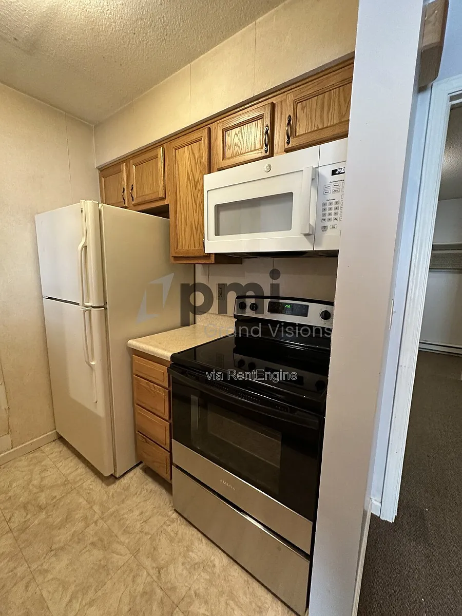 Building Photo - 1308 Arthur Ave #2