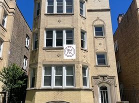 6123 N Mozart St, Chicago, IL