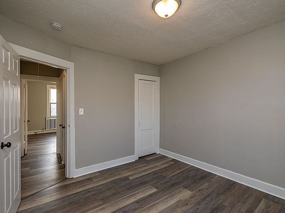 3rd image of 1504 W 117th St APT 21
