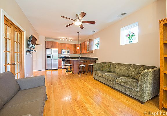4th image of 1549 W Sherwin Ave APT 302