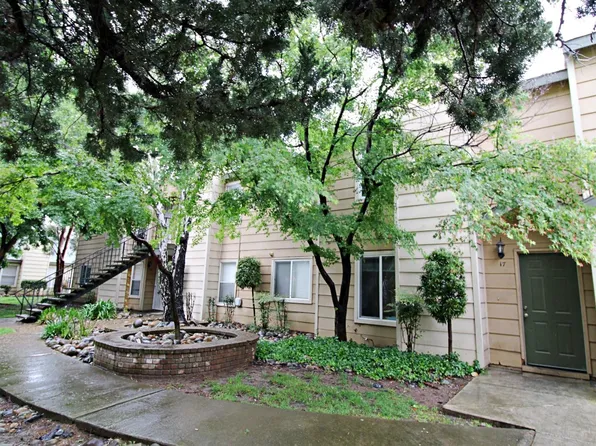 8208 Center Pkwy APT 17, Sacramento, CA 95823