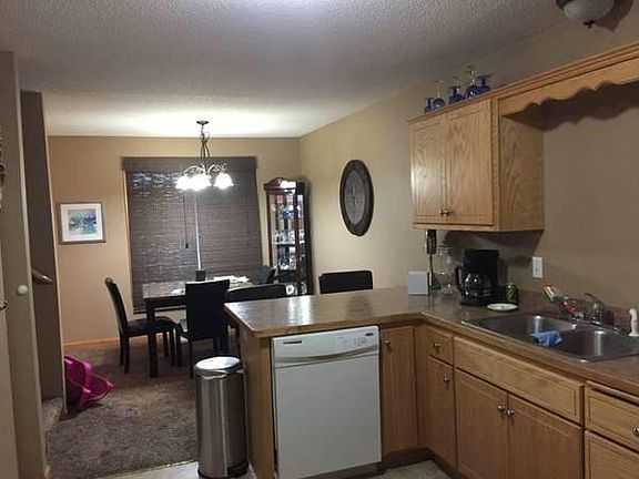 4th image of 211 Deer Dr
