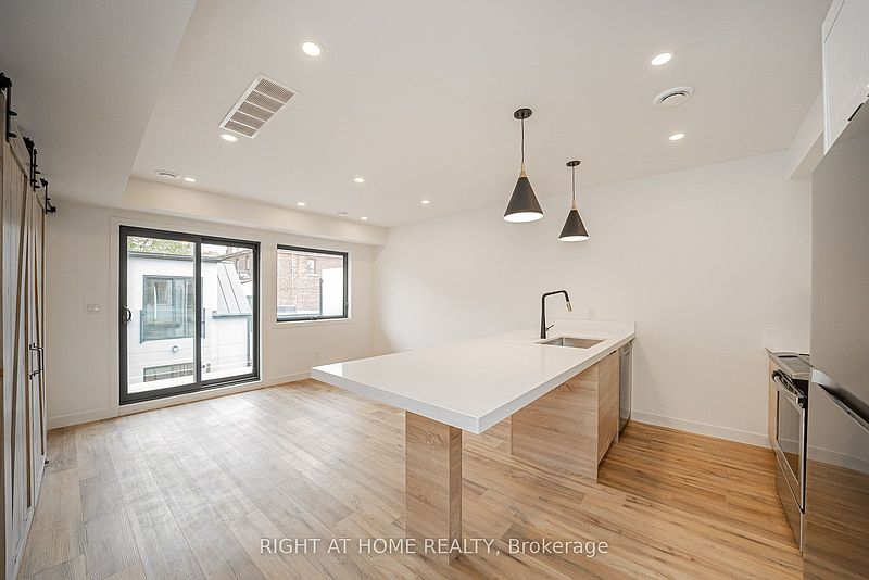 Toronto House for rent - 3 Bedrooms in Toronto
