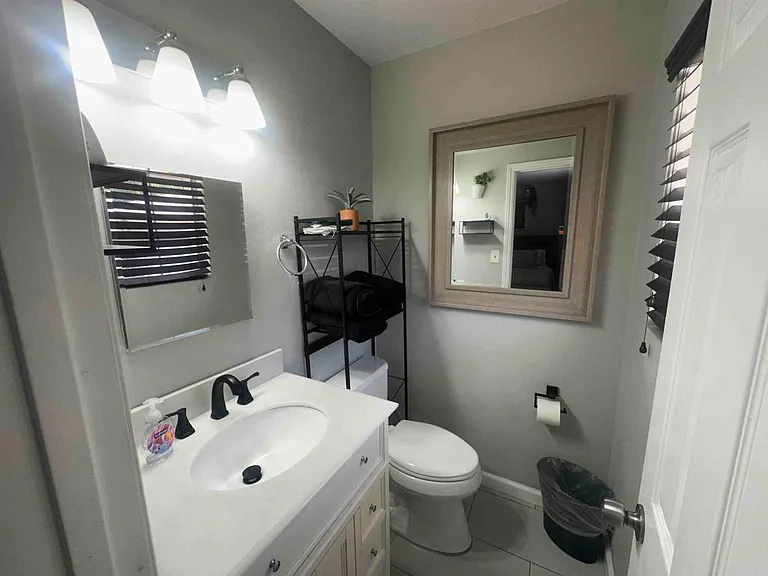 1315 Darby St — Photo 2