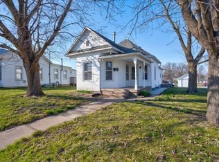 1417 E 5th St, Muscatine, IA 52761