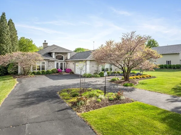 223 Lake Summerset Rd, Davis, IL 61019