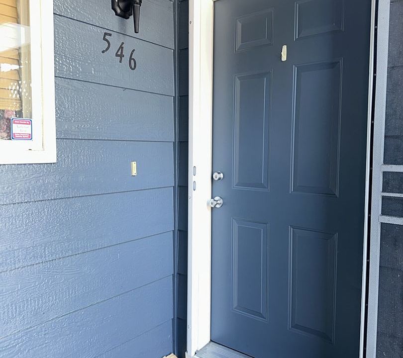 1st image of 546 Village Dr