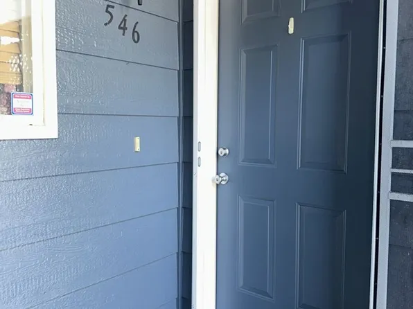 546 Village Dr, Central Pt, OR 97502