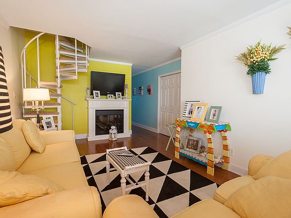2nd image of 600 North Ave Unit 313