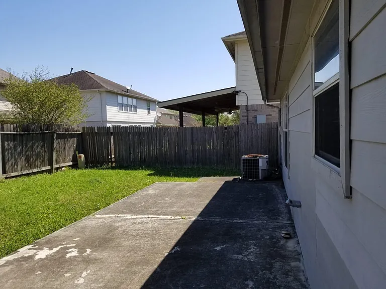 3526 Lexington Cmn — Photo 15