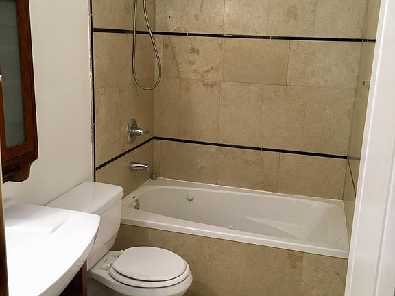 2nd image of 4618 Grand Dr Unit 2