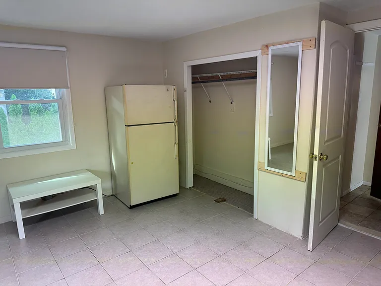 920 Huntington Pl — Photo 2