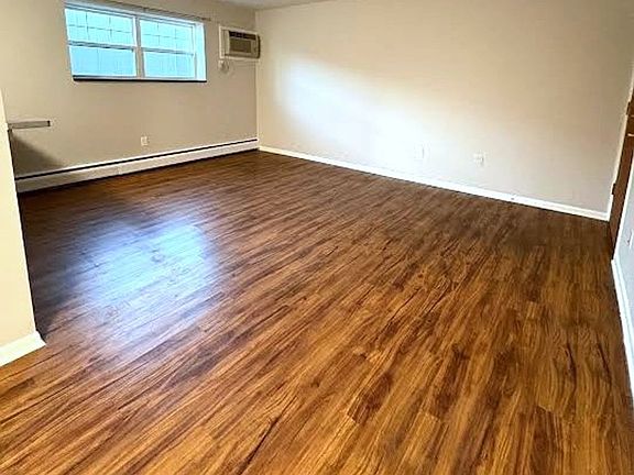 2nd image of 661 Mohawk Ave APT A3