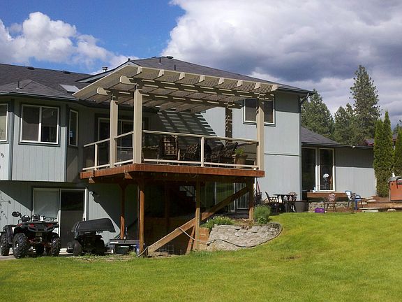 Covered deck (only 1 year old)
