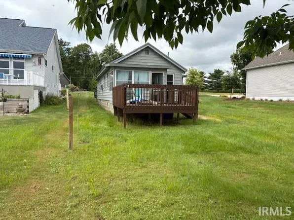 1719 E Bair Rd, Columbia City, IN 46725