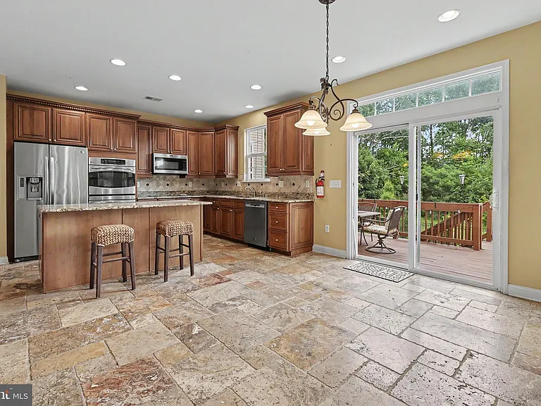 228 Leffler Cir — Photo 16