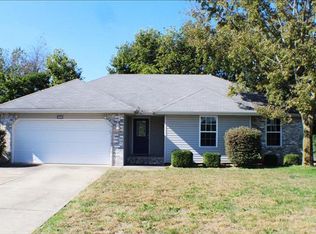 3839 S El Salvador Ave, Springfield, MO 65807