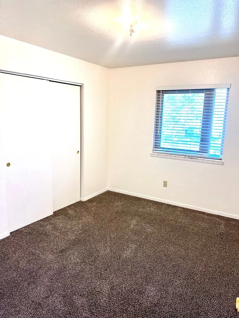 625 Sullivan Lane — Photo 3