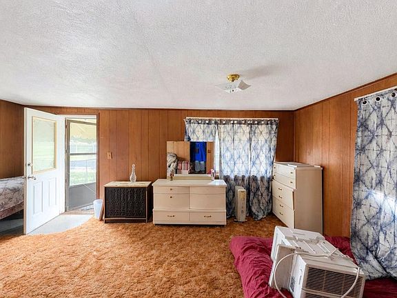 3rd image of 1404 E Avenue F