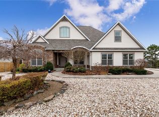 153 Holiday Island Dr, Holiday Island, AR 72631